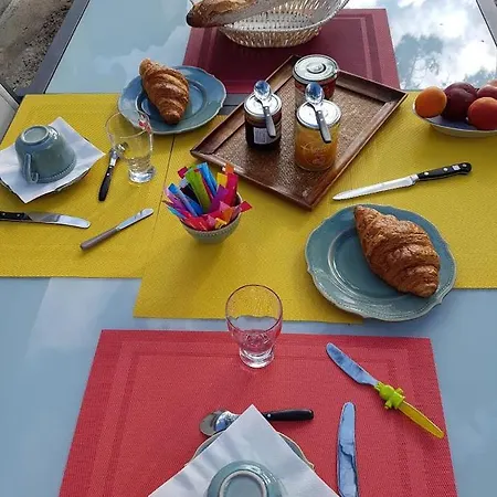 A L'ombre Des Pins *