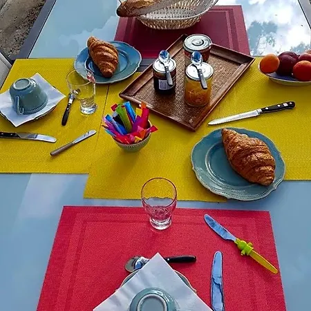 Frühstückspension A L'ombre Des Pins
