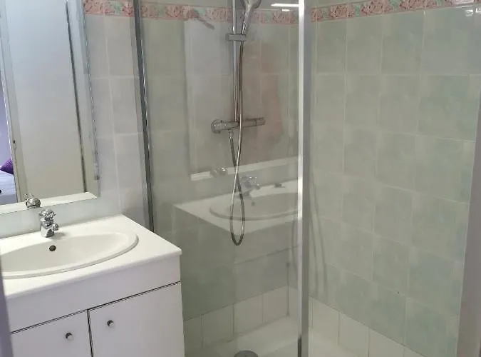 A L'ombre Des Pins Bed and breakfast